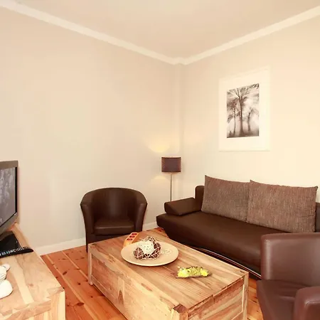 Warnemuende In Der Stadtvilla L Appartement
