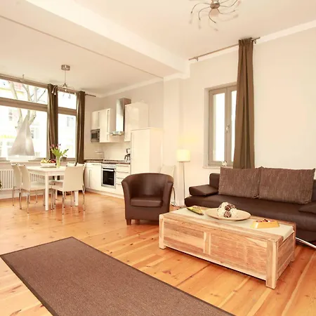 Warnemuende In Der Stadtvilla L 罗斯托克