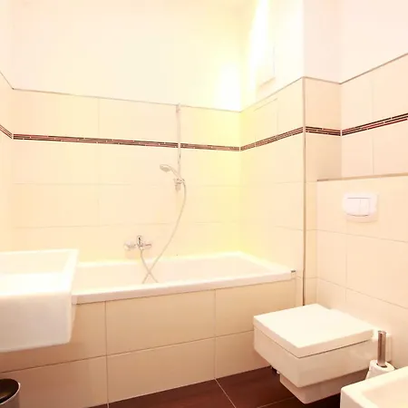 Warnemuende In Der Stadtvilla L *