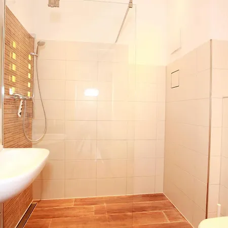 Warnemuende In Der Stadtvilla L Daire Rostock