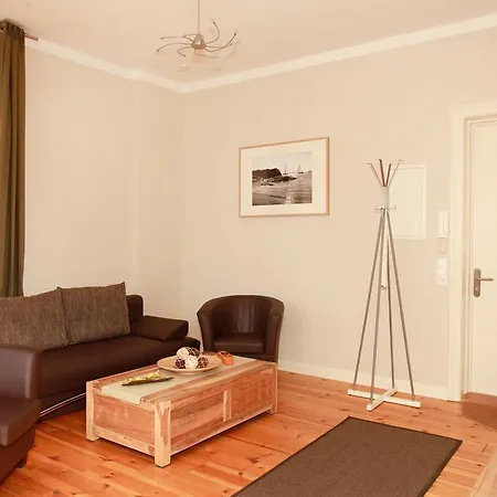 Warnemuende In Der Stadtvilla L Apartament Rostock