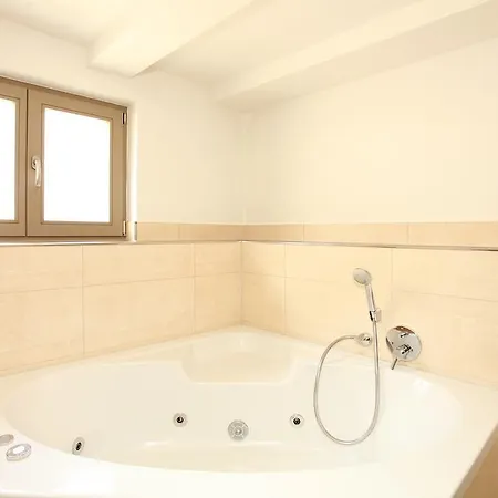 Warnemuende In Der Stadtvilla L Apartament *