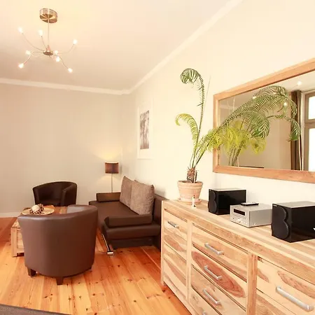 Warnemuende In Der Stadtvilla L *