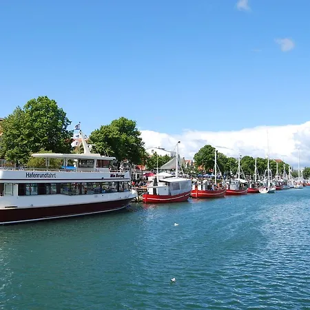 Apartament Warnemuende In Der Stadtvilla L