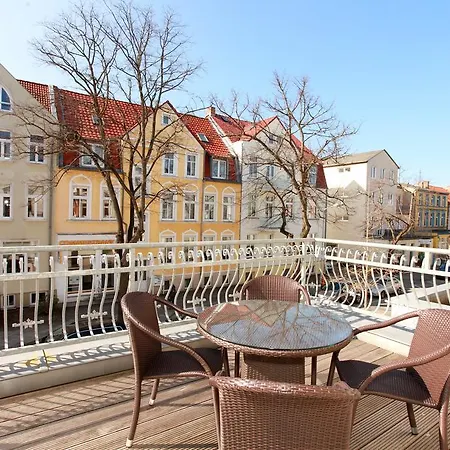 Warnemuende In Der Stadtvilla L Apartament Rostock